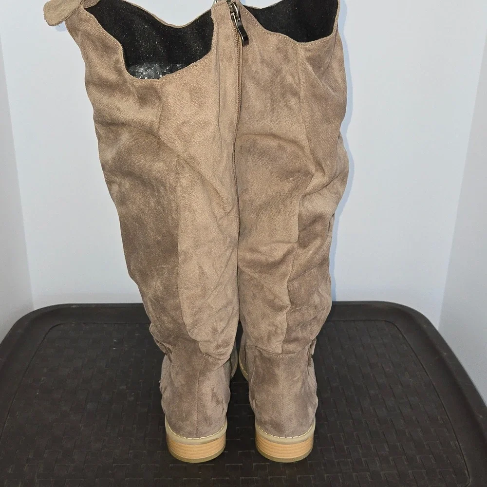 Unbranded Slouchy Knee High Boots Womens 39 Taupe Excellent Faux Suede Low Heel